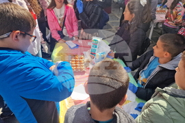 Пловдив - традиционно боядисване на яйца в храм „Св. Марина“ 