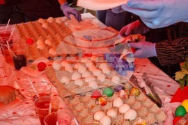 Сливен - Велики четвъртък - боядисване на яйца