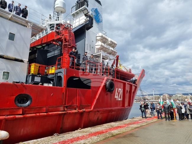 Научноизследователският кораб „Св. св. Кирил и Методий“ се завърна във Варна от 34-тата българска антарктическа експедиция