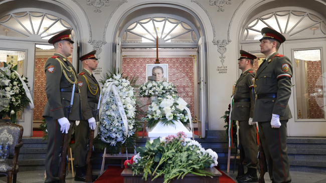 Човек като Михаил Белчев не може да бъде забравен, каза поетесата Елка Няголова