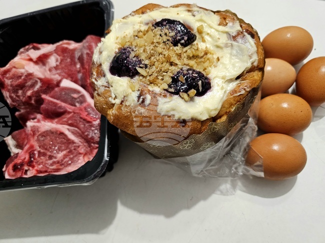 Производители и търговци от Русе отчитат, че няма сериозен ръст на цените на основните продукти за великденската трапеза