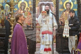 Троянски манастир - боядисване на яйца - празнична служба