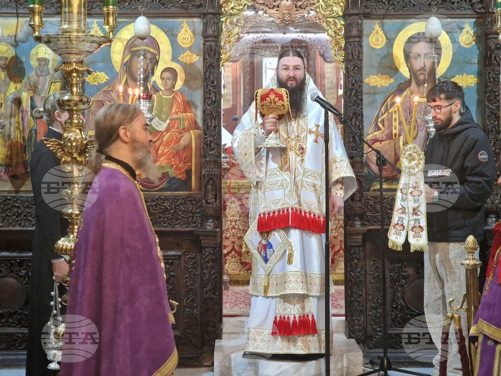 Троянски манастир - боядисване на яйца - празнична служба