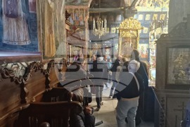 Троянски манастир - боядисване на яйца - празнична служба