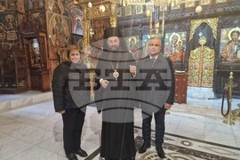Троянски манастир - боядисване на яйца - празнична служба