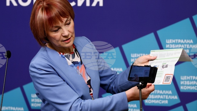 След приключване на изборния ден ще се прави проверка включено ли е видеонаблюдението в секционните избирателни комисии, съобщиха от ЦИК 