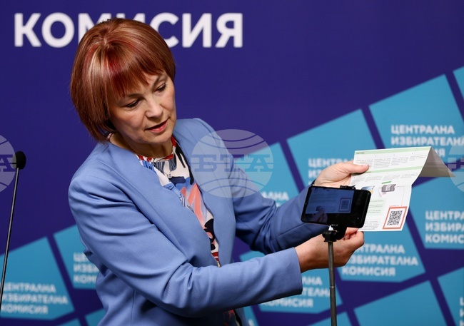 След приключване на изборния ден ще се прави проверка включено ли е видеонаблюдението в секционните избирателни комисии, съобщиха от ЦИК 