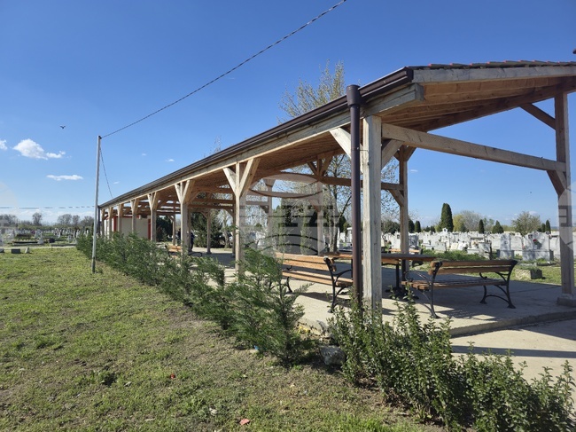 Община Видин поддържа с помпи терените в гробищния парк при пълноводие на река Дунав 