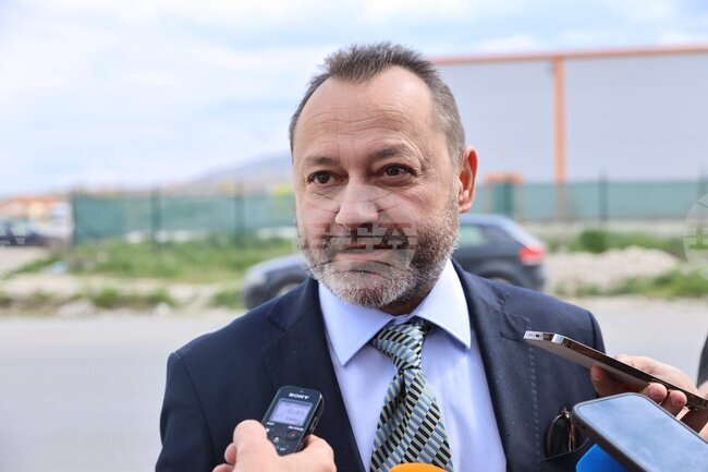 Започна да се подменя водопроводът по път III-862 при село Първенец, каза министър Николай Найденов по време на инспекция на участъка