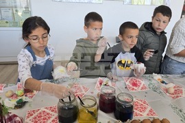 Село Рупите - Велики четвъртък - боядисване на яйца