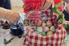 Село Рупите - Велики четвъртък - боядисване на яйца