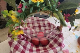 Село Рупите - Велики четвъртък - боядисване на яйца
