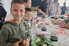 Село Рупите - Велики четвъртък - боядисване на яйца