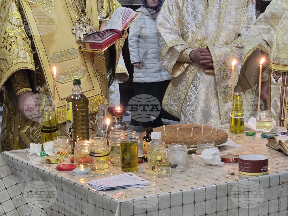 Видин - Велики четвъртък - литургия и общ маслосвет