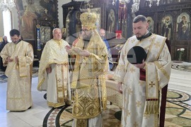 Видин - Велики четвъртък - литургия и общ маслосвет