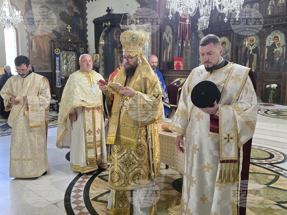 Видин - Велики четвъртък - литургия и общ маслосвет