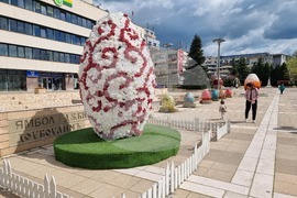 Ямбол - великденска украса