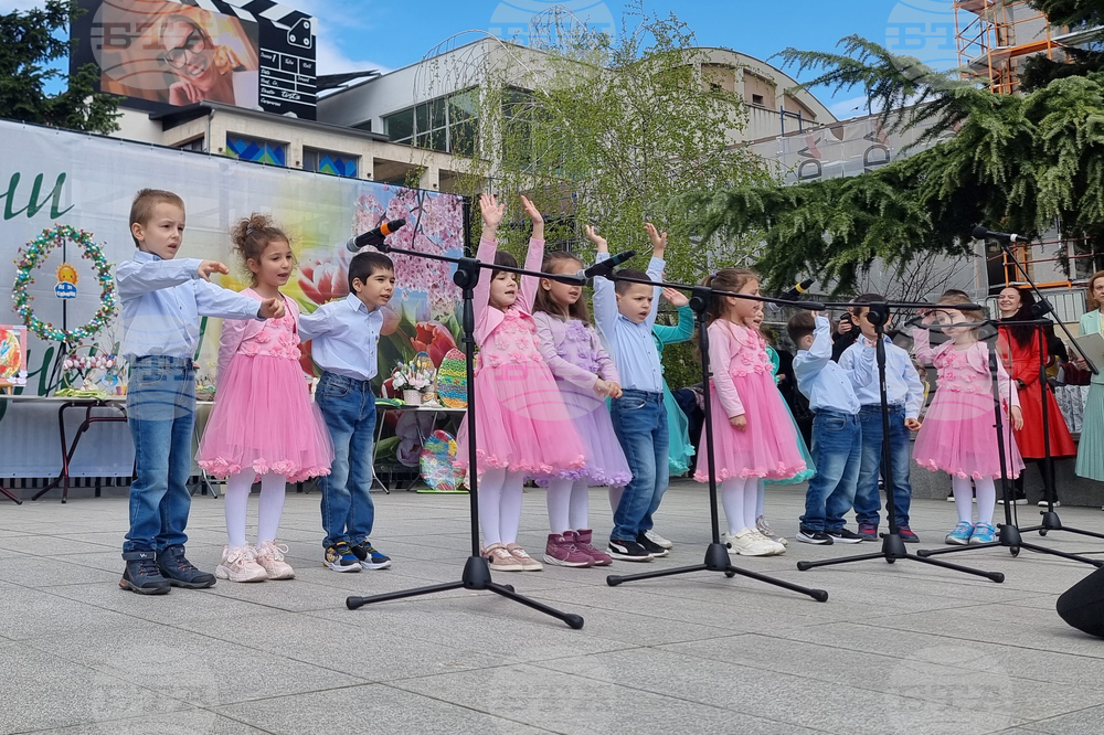 Стара Загора - изложба „Писани яйца, шарени“