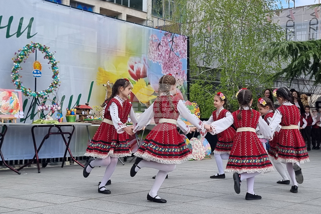 Стара Загора - изложба „Писани яйца, шарени“