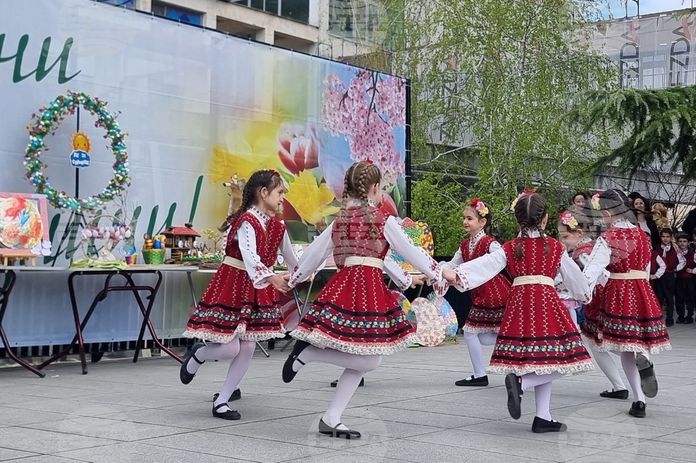 Стара Загора - изложба „Писани яйца, шарени“