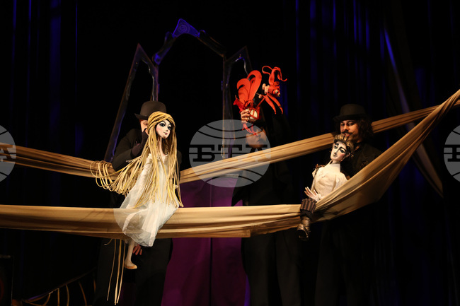 Русе - куклен театър - "Рапунцел" - премиера