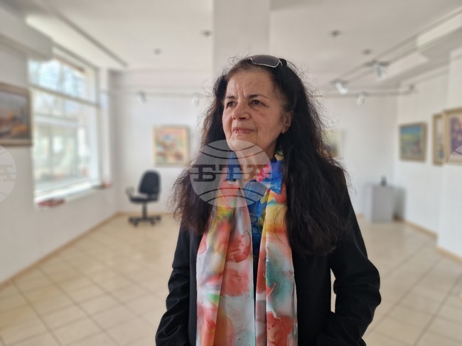 Първа самостоятелна изложба ще представи Първолета Маджарска, която не е излагала често свои картини от уважение към големите художници