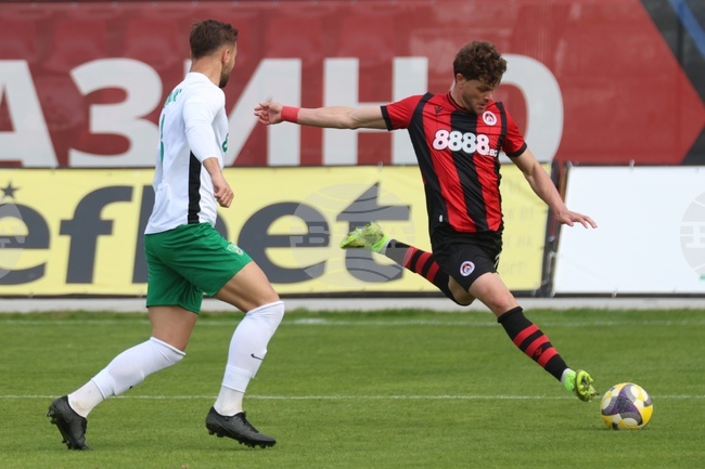 Локомотив София и Септември завършиха наравно