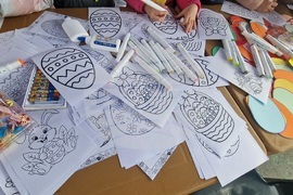 Шумен - работилници за декориране на яйца - танцова и песенна програма