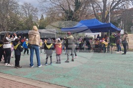 Шумен - работилници за декориране на яйца - танцова и песенна програма