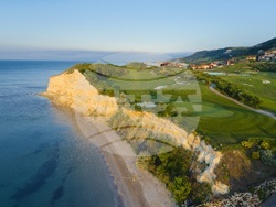 Каварна - комплекс "Трейшън клифс голф резорт" - туризъм