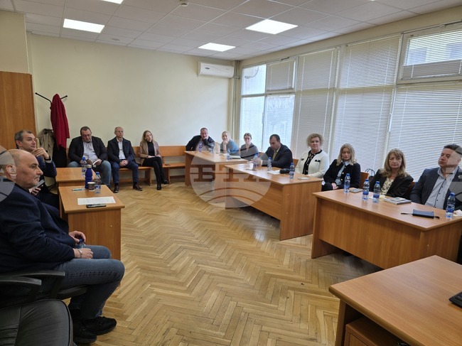 Представители на институции и социални услуги декларираха готовност за сътрудничество в подкрепа на хората с психични разстройства на форум в Ловеч