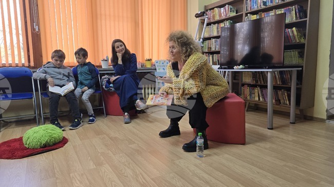 Писателката Цветелина Цветкова представи книгата си „Нищимошката“ в Регионалната библиотека „Михалаки Георгиев“ във Видин