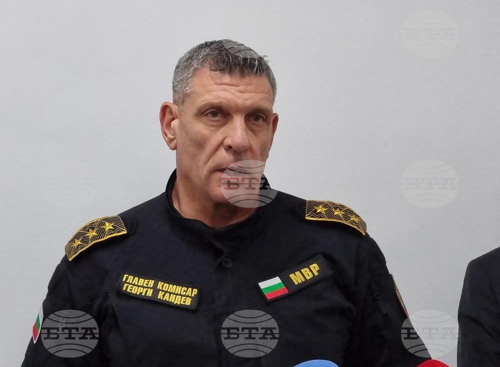 Укрити в пояс 12 хил. евро и списъци с имена са намерени у задържани при полицейска операция в Търговище, съобщи и. д. главен секретар на МВР