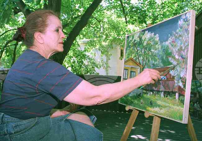 Изкуството постига красотата, когато успее да пресъздаде най-убедително живота, казва художничката Дора Бонева, от чието рождение се навършват 90 години