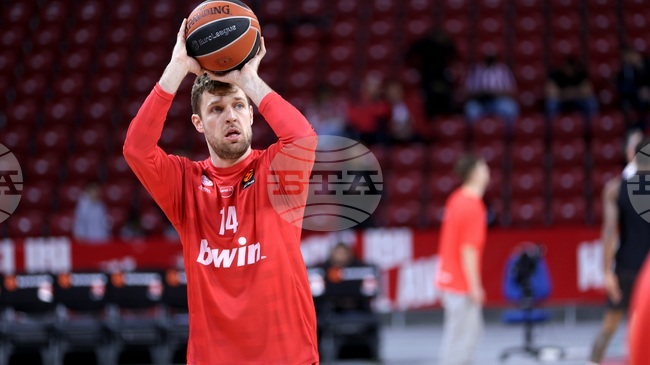 Caretaker Sports Minister Honours Aleksandar Vezenkov Ahead of EuroLeague Game in Sofia