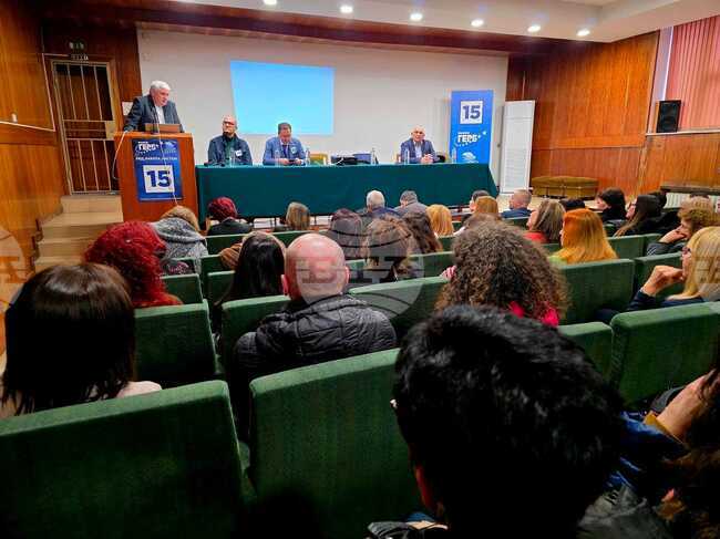 Приоритети за модерно здравеопазване представиха кандидат-депутати от ГЕРБ-СДС в Шумен на здравна среща 