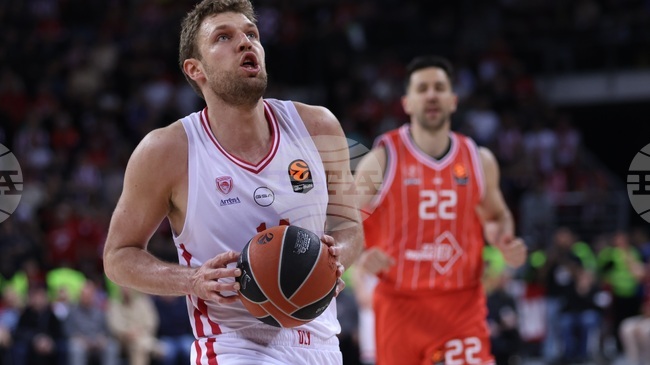 Олимпиакос спечели за втора поредна година редовния сезон в Евролигата след успех над Олимпия Милано