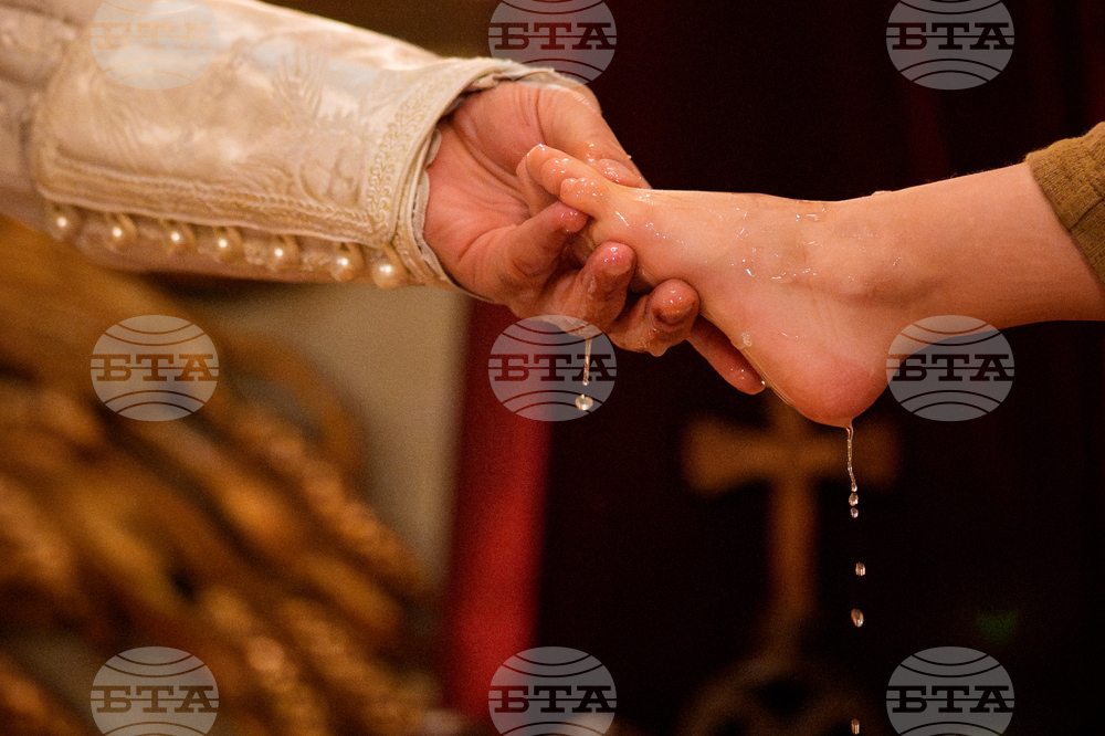 APTOPIX Romania Orthodox Maundy Thursday