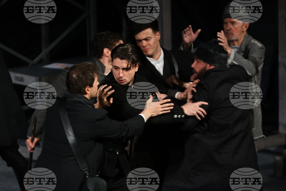 Пловдив - Драматичен театър - „Записки по българските въстания“ - премиера