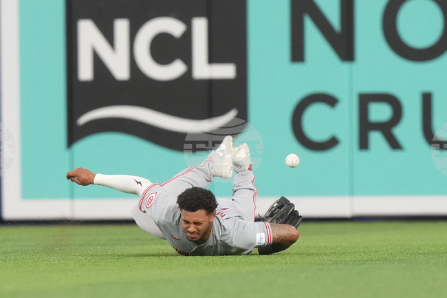 APTOPIX Reds Marlins Baseball