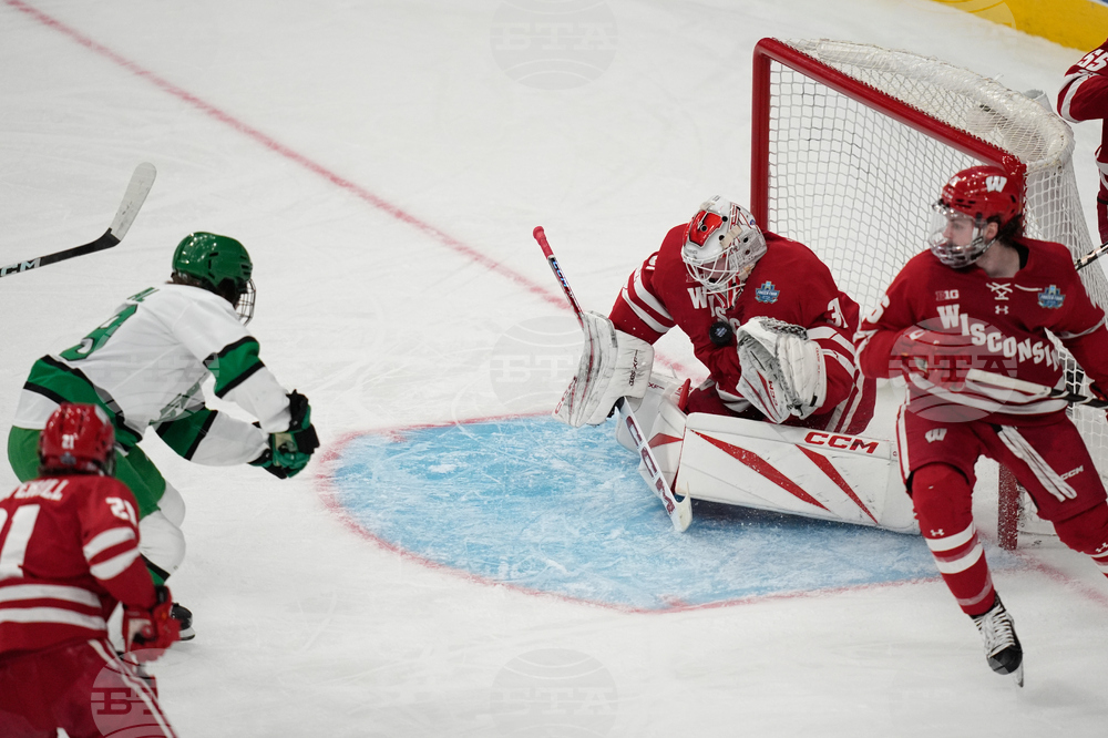 NCAA Wisconsin North Dakota Hockey