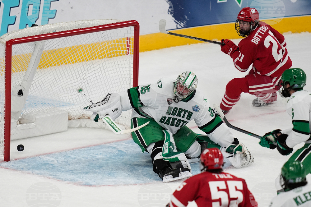 NCAA Wisconsin North Dakota Hockey