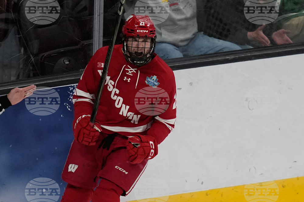 NCAA Wisconsin North Dakota Hockey