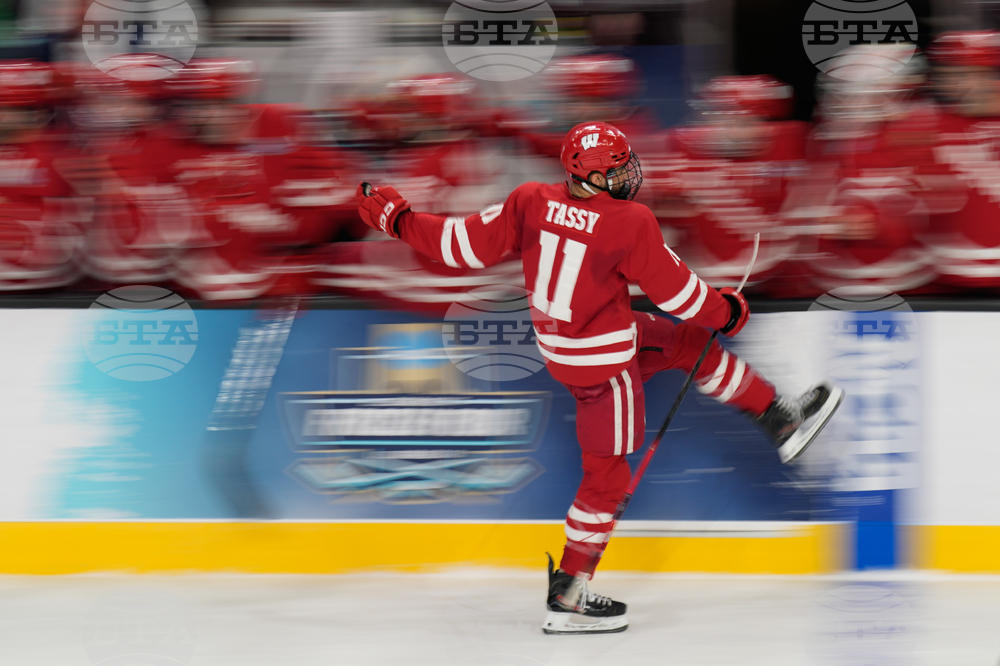 NCAA Wisconsin North Dakota Hockey