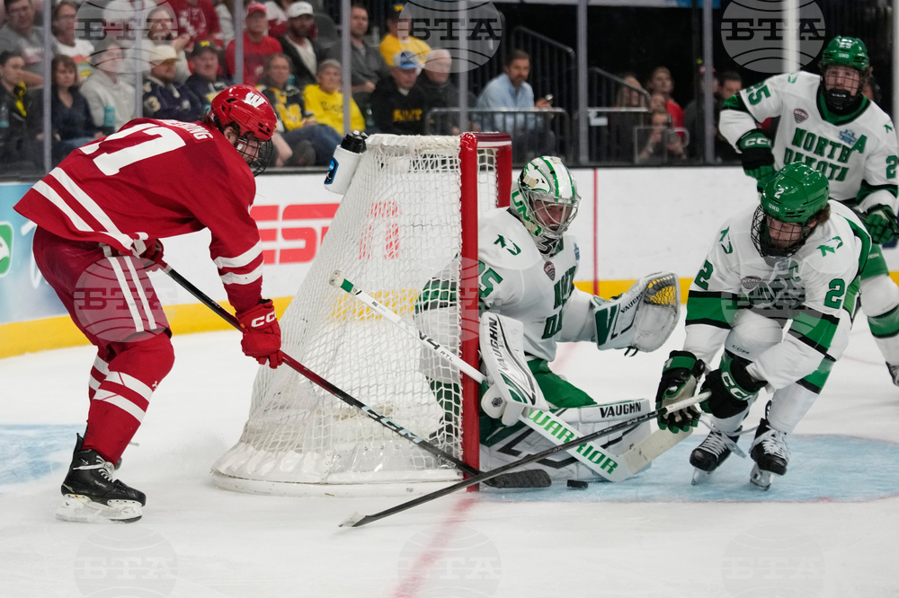NCAA Wisconsin North Dakota Hockey