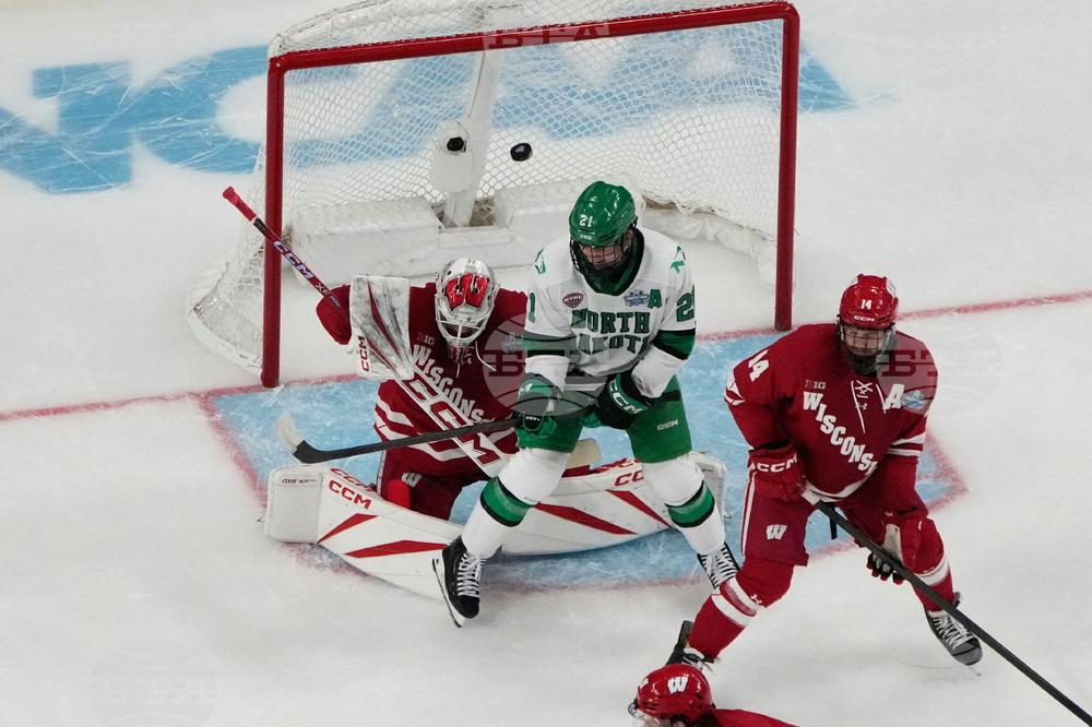 NCAA Wisconsin North Dakota Hockey