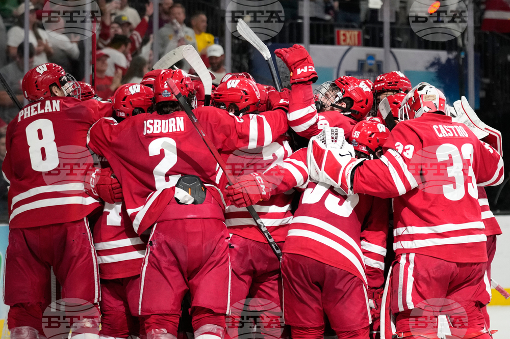 NCAA Wisconsin North Dakota Hockey