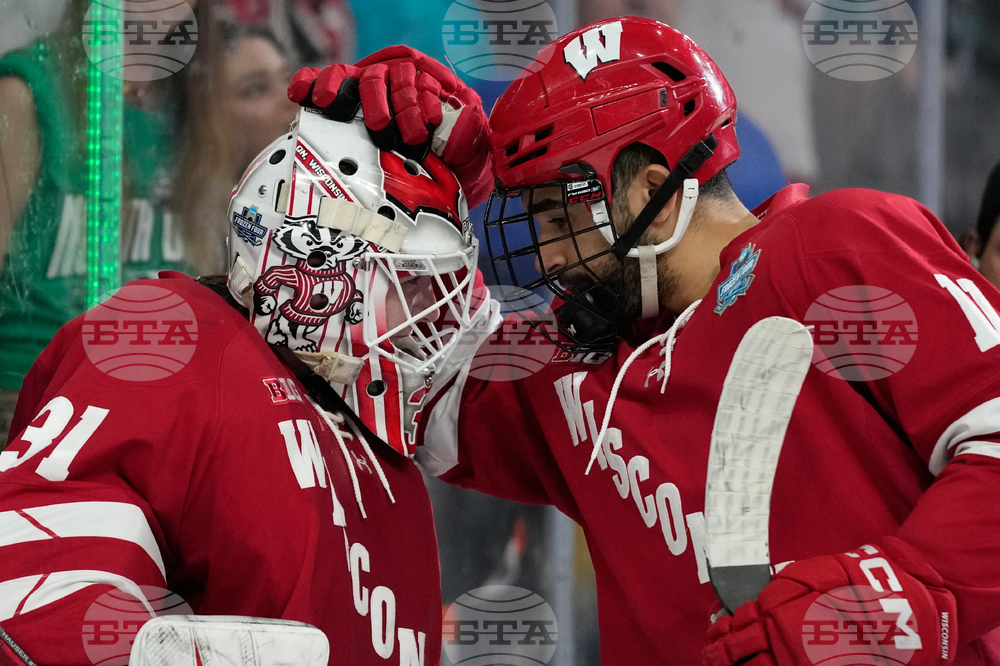 NCAA Wisconsin North Dakota Hockey