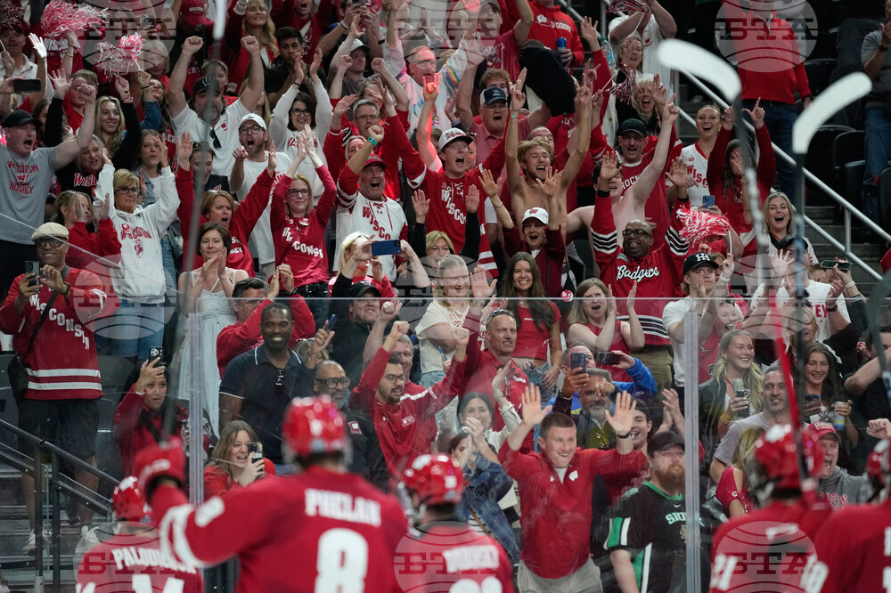 NCAA Wisconsin North Dakota Hockey