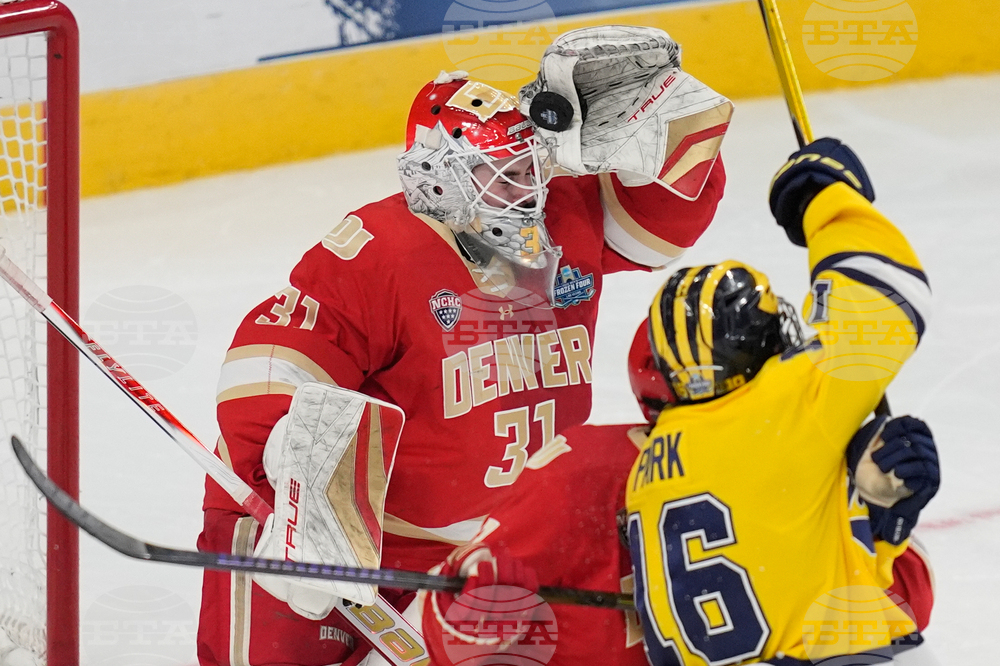NCAA Michigan Denver Hockey